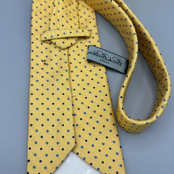 Brooks Brothers Tie - Picture 5 of 5